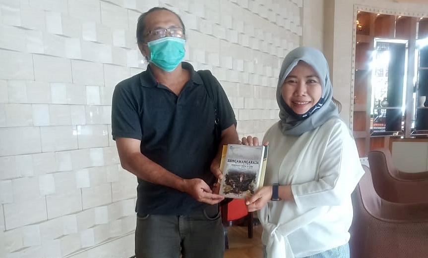 budayawan Thompson Hs