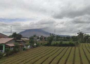 Gunung Merapi erupsi