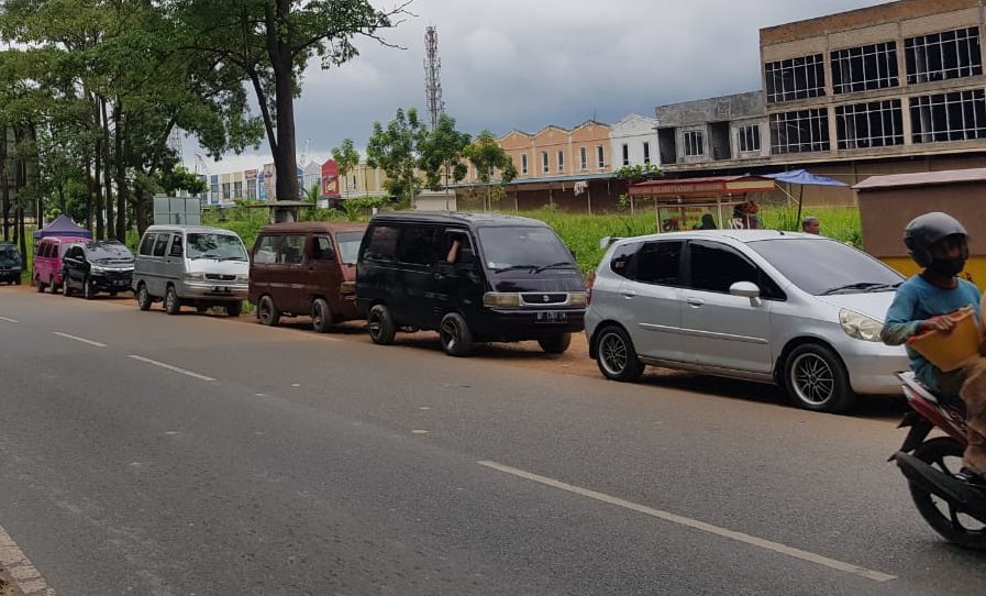 antrean SPBU Sagulung Batam