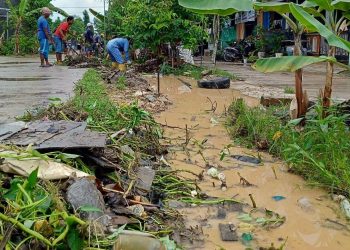 Warga Marina Sekupang