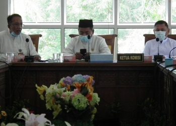 rapat komisi DPRD Batam