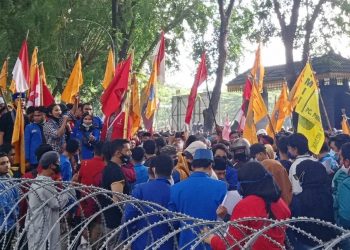 demo mahasiswa Medan DPRD Sumut