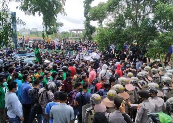 demo mahasiswa Batam