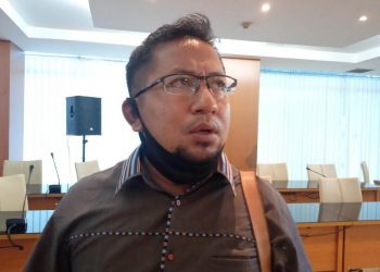 Anggiat Martua Simorangkir mewakili masyarakat Marihat Mayang dan Jawa Baru, Kabupaten Simalungun. (Foto: Tonggo Simangunsong)