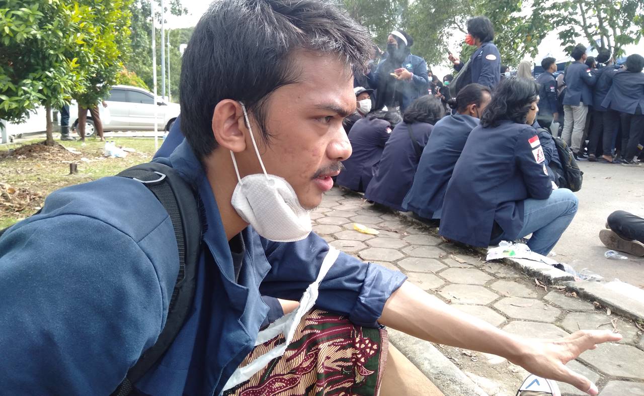 mahasiswa Batam demo