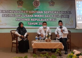 Ali Hasan Hasibuan (kanan), Kepala Satgas Halal Kepri. (Foto: Muhamad Ishlahuddin)