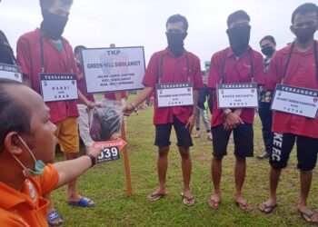 Rekonstruksi pembunuhan Jefri Wijaya di Polda Sumut di Tanjung Morawa, Deli Serdang. (Foto: Tonggo Simangunsong)