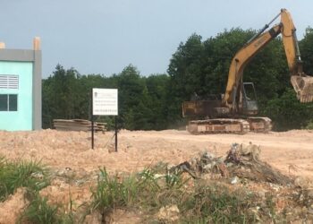 Lokasi pembangunan SMKN 9 Batam di Tanjung Piayu, Batam, Kepulauan Riau, yang kini dihentikan untuk sementara. (Foto: Fathur Rohim)