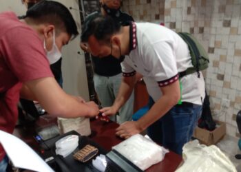 Barang bukti berupa sabu-sabu seberat 2 kilogram diamankan pada Rabu, 24 Februari 2021. (Foto: Muhamad Ishlahuddin)