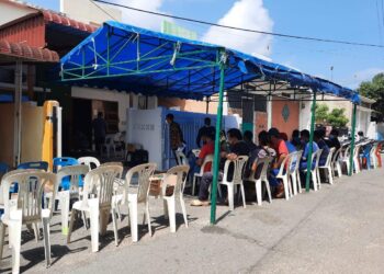 Suasana rumah duka korban laka kerja PT ASL, Tanjung Uncang, Batu Aji, Kota Batam yang terjadi pada Selasa, 16 Maret 2021. (Foto: Muhamad Ishlahuddin)