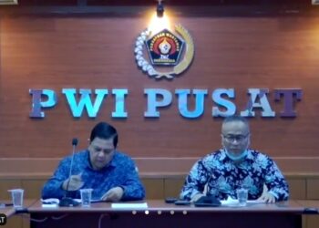 Ketua Umum PWI Pusat Atas S Depari (kanan). (Foto: Achmad Ristanto)