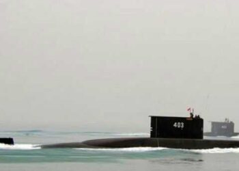 Dokumentasi KRI Nanggala-402 di perairan Dermaga Indah Kiat Cilegon, Banten. (Foto Antara)