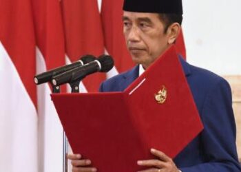 Presiden Joko Widodo saat memandu pengucapan sumpah dan janji menteri baru di Istana Negara, Rabu, 28 April 2021. (Foto: BPMI Setpres/Rusman)
