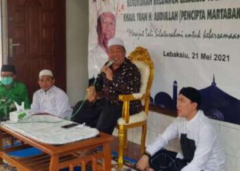Acara Khaul Tuan Abdullah, di Desa Lebaksiu, Kabupaten Tegal, Jawa Tengah pada Jumat, 21 Mei 2021. Abdullah dikenal warga setempat pencipta usaha dagang martabak.