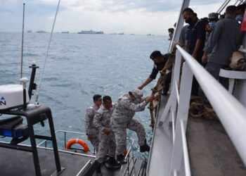 Bakamla jemput delapan nelayan Indonesia yang ditangkap Malaysia. (Foto: Muhammad Ishlahuddin)