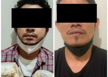 Dua orang pria pembawa sabu-sabu diamankan oleh Direktorat Reserse Narkoba (Ditresnarkoba) Polda Kepri, Sabtu, 8 Mei 2021. (Foto: Polda Kepri)