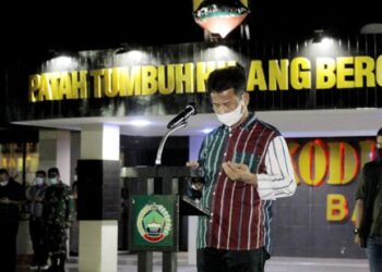 Wali Kota Batam, Muhammad Rudi, saat memimpin apel gabungan penegakan protokol kesehatan. (Foto: Humas Pemko)