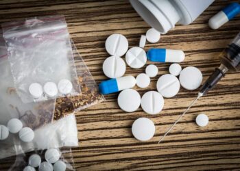 Ilustrasi obat-obatan resep resmi dokter, zat psikotropika dan obat terlarang. (Foto: hellosehat.com)