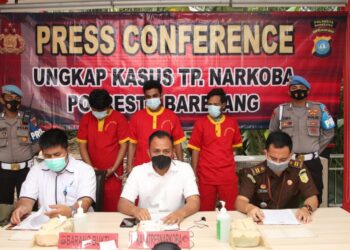 Konferensi pers oleh Satresnarkoba Polresta Barelang, 9 Juni 2021. (Foto: Polresta Barelang)