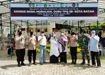 Vaksinasi dosis ke-2 di Bukit Indah Sukajadi, Kota Batam, Kepulauan Riau. (Foto: Humas Polresta Barelang)