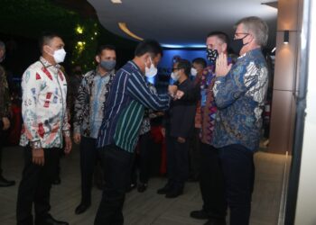 Wali Kota Batam, Muhammad Rudi saat menyambut kedatangan ahli militer dari 21 negara. (Foto: Humas Pemko)