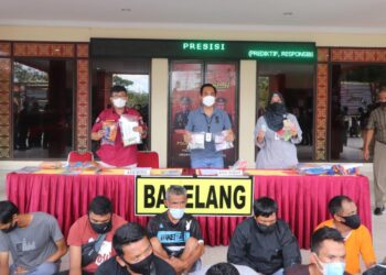 Kepolisian Resor Barelang mengusut dugaan tindak pidana ringan puluhan juru parkir liar yang memungut uang tanpa dasar yang jelas di Kota Batam, Kepulauan Riau. (Foto: Polresta Barelang)