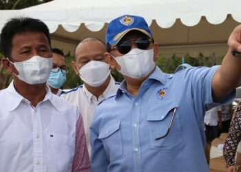 Ketua Majelis Permusyawaratan Rakyat (MPR) RI, Bambang Soesatyo, meninjau lokasi rencana pembangunan sirkuit balap bertaraf internasional di kawasan Nongsa, Batam, Jumat, 4 Juni 2021. (Foto: Humas BP Batam)