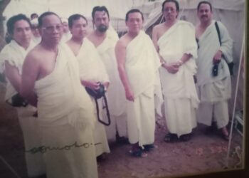 Bersama H Harmoko di Padang Arafah pada musim haji tahun 1994.