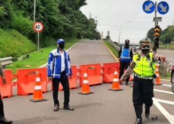Ilustrasi penyekatan kendaraan di jalan raya. (Foto: MapayBandung.com)
