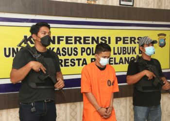 MA (19), pelaku penganiayaan terhadap anak mantan bosnya. (Foto: Humas Polresta Barelang)