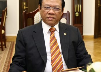 Anggota Dewan Pertimbangan Presiden, HR Agung Laksono.