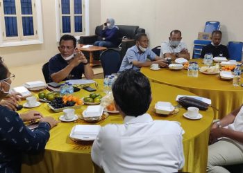 Gubernur Kepulauan Riau Ansar Ahmad memimpin rapat dengan sejumlah OPD Provinsi Kepri di Tanjungpinang, Selasa, 10 Agustus 2021. (Foto: Ist)