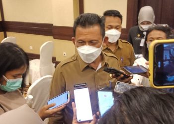 Gubernur Kepri, Ansar Ahmad saat pertemuan dengan jurnalis di Harmoni One Nagoya