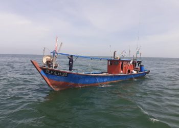 KKP menangkap kapal ikan asal Malaysia di perairan Selat Malaka. (Foto: Humas KKP)