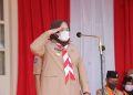 Marlin saat bertindak selaku Pembina Upacara Peringatan Hari Pramuka Ke-60 Tahun 2021 Gerakan Pramuka Kwarda Kepri di Halaman Gedung Daerah, Tanjungpinang. Foto. Humas Pemprov Kepri