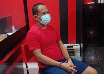 Hidayat (34) saat diwawancara  wartawan usai ia diperiksa polisi. Foto: Romi Kurniawan