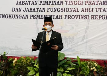 Gubernur Kepulauan Riau, Ansar Ahmad saat membuka kegiatan pelantikan enam pejabat eselon II di Tanjung Pinang, Rabu, 15 September 2021. (Foto: Pemprov Kepri)