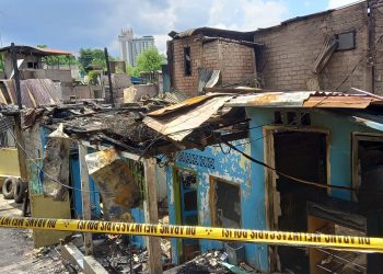 21 rumah liar di Kelurahan Baloi, Kecamatan Lubuk Baja, terbakar. Foto: Fathur Rohim