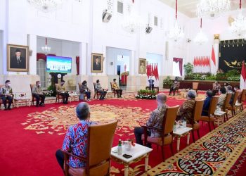 Presiden Jokowi saat menerima pimpinan asosiasi di bidang ekonomi dan bisnis di Istana Negara, Rabu, 8 September 2021.