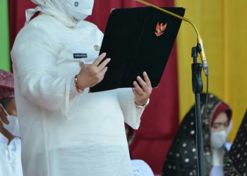 Wakil Gubernur Kepulauan Riau, Marlin Agustina saat membacakan visi misi Provinsi Kepulauan Riau, di Gedung Daerah, Tanjungpinang, Jumat, 24 September 2021. (Foto: Ist)