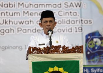 Gubernur Kepulauan Riau, Ansar Ahmad saat menghadiri pelantikan DDII Provinsi Kepulauan Riau di Masjid Raya Nur Ilahi, Dompak, Tanjungpinang, Rabu, 20 Oktober 2021. (Foto: Humprov Kepri)