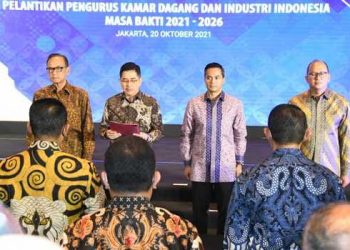 Pelantikan Pengurus KADIN Indonesia di East Java Ballroom, Hotel The Westin, Jakarta, Rabu, 20 Oktober 2021.