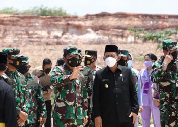 Gubernur Kepulauan Riau, Ansar Ahmad menghadiri peresmian Markas Kogabwilhan I, II, dan III serta Monumen Tri Matra di Dompak, Tanjungpinang, Selasa, 12 Oktober 2021. (Foto: Humprov Kepri)