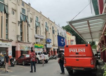 Lokasi kejadian tempat korban melompat. (Foto: Humas Polda Kepri)