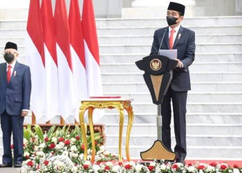 Presiden Joko Widodo memberikan sambutan pada Upacara Peringatan HUT ke-76 TNI di Istana Merdeka, Jakarta, Selasa, 5 Oktober 2021.