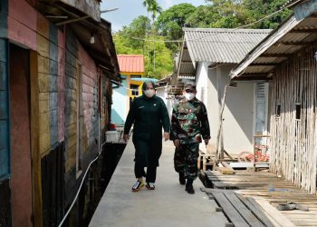 Wakil Gubernur Kepulauan Riau, Marlin Agustina saat menghadiri penutupan TMMD di Pulau Setokok, Batam, Kamis, 14 Oktober 2021. (Foto: Humprov Kepri)