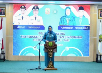 Dewi Ansar usai melantik Ketua TP-PKK Kota Tanjungpinang di Aula Sultan Sulaiman Badrul Alamsyah lantai 3 Kantor Walikota Tanjungpinang, Jumat, 1 Oktober 2021. (Foto: Ist)