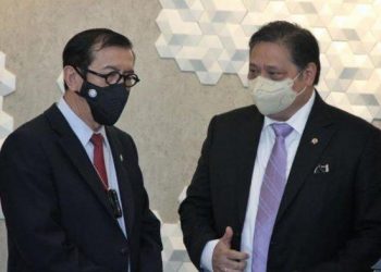 Menkum HAM, Yasonna Laoly dan Menko Perekonomian, Airlangga Hartarto.