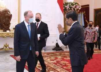 Presiden Joko Widodo menyambut kedatangan Sekretaris Dewan Keamanan Federasi Rusia, Nikolay P. Patrushev, di Istana merdeka, Jakarta, Senin,  13 Desember 2021. (Foto: setneg.go.id)