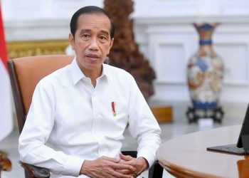 Presiden Joko Widodo mengajak masyarakat untuk bersama-sama berupaya mencegah terjadinya penularan Covid-19 varian Omicron di Tanah Air.
(Foto: setneg.go.id)